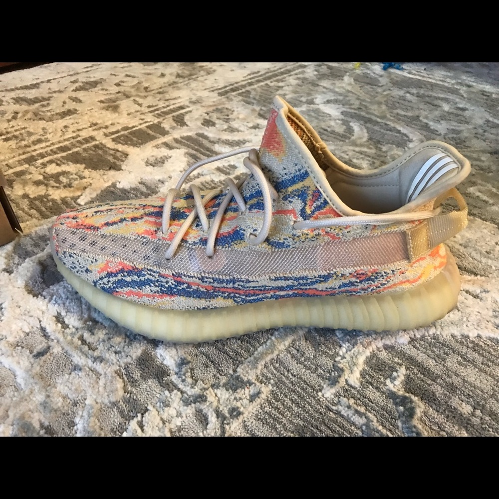 Brand new. Bought them for my fiancé but he doesn’t like them.